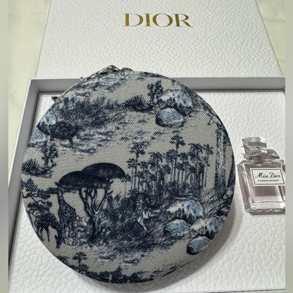 Dior Around the World Jewelry Case with mini Blooming Bouquet perfume. - Picture 4 of 6